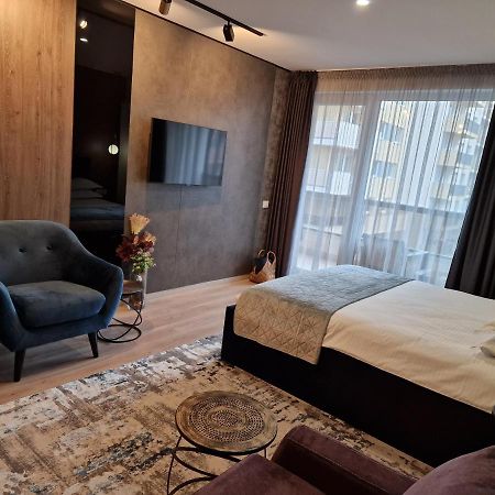 Ama By Melis Appartement Braşov Buitenkant foto